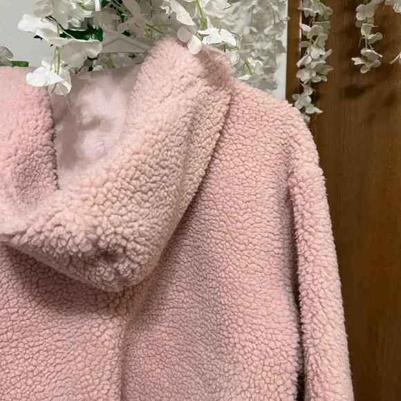 Fabletics Maeve Pink Summit Teddy Jacket with High Collar and Cropped Design 🧸💖 - Picture 9 of 9
